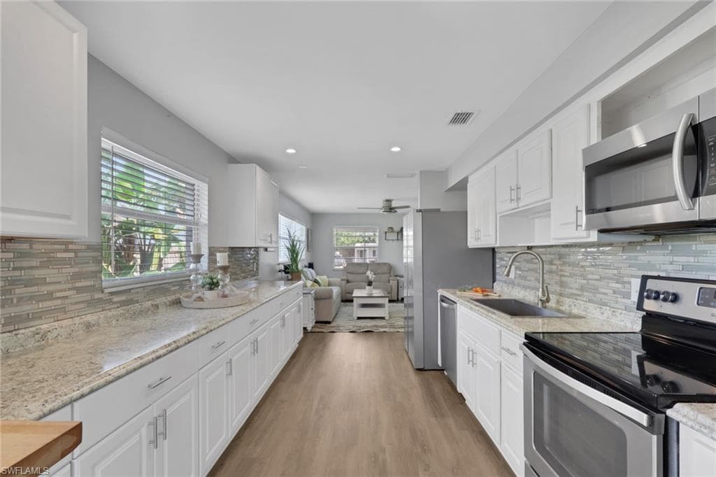862 95th AVE N NAPLES, FL 34108