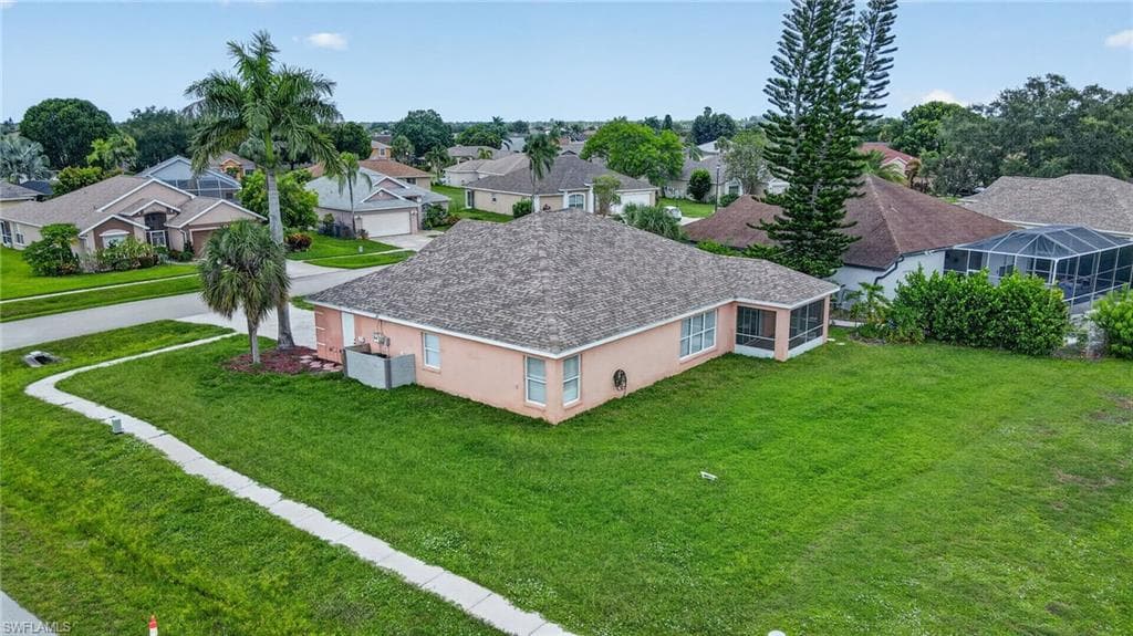 1502 Scholar CT LEHIGH ACRES, FL 33971