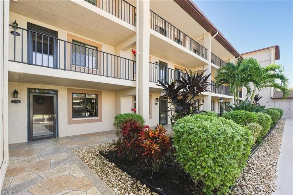 7340 Saint Ives WAY 3203 NAPLES, FL 34104