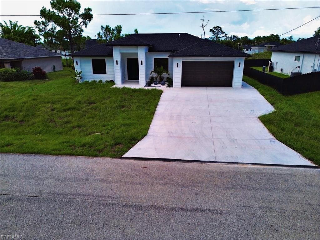 2806 21st ST W LEHIGH ACRES, FL 33971