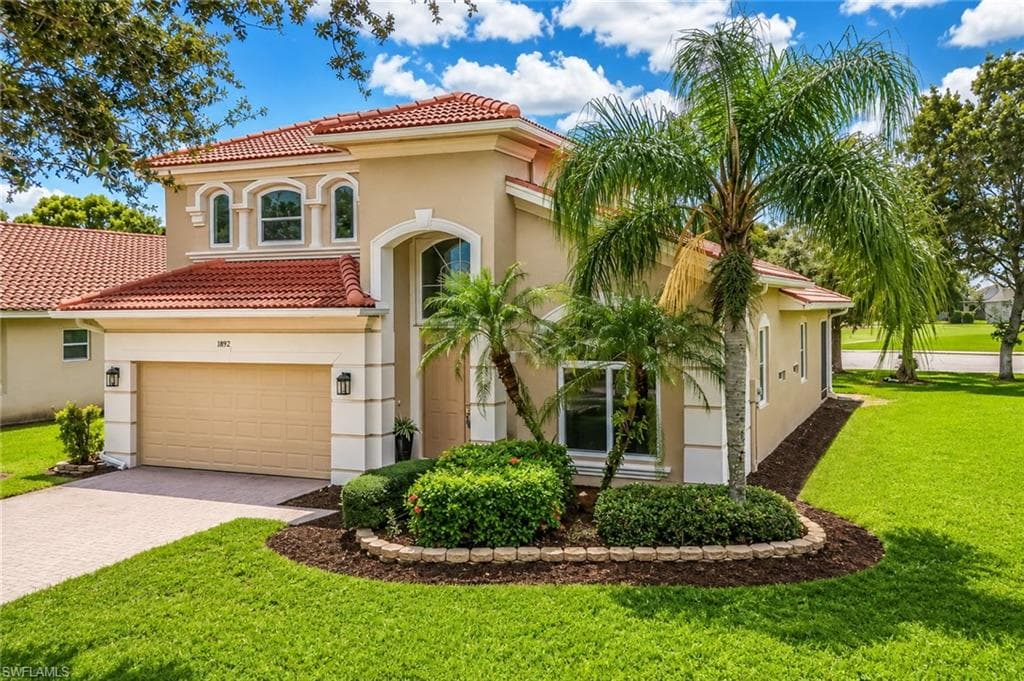 1892 PAR DR NAPLES, FL 34120