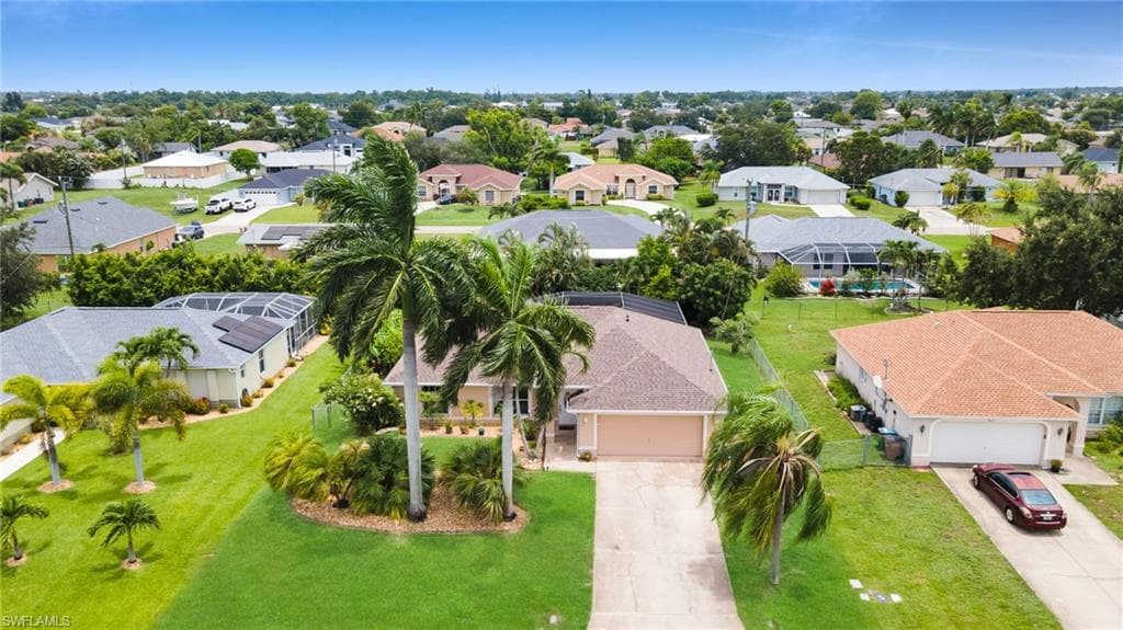 813 SW 11th PL CAPE CORAL, FL 33991
