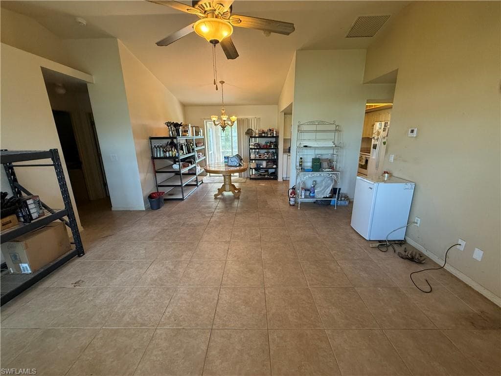 827 NE 17th TER CAPE CORAL, FL 33909