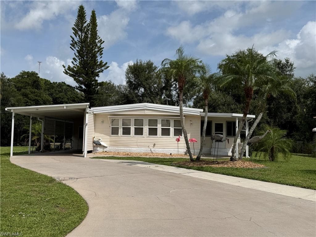 250 Santa Fe TRL NORTH FORT MYERS, FL 33917