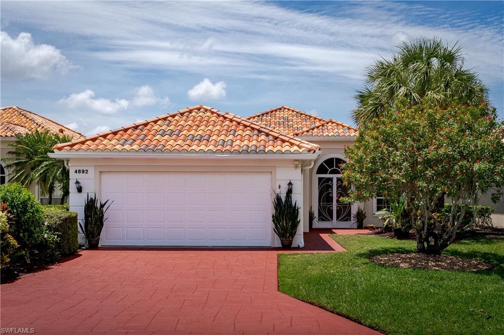 4892 San Pablo CT NAPLES, FL 34109