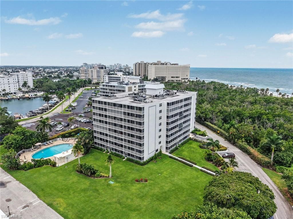 5 Bluebill AVE 312 NAPLES, FL 34108