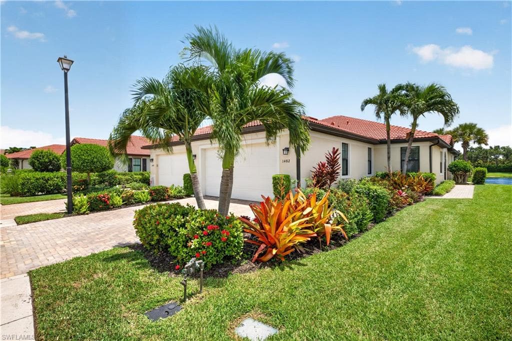1482 Oceania DR S NAPLES, FL 34113