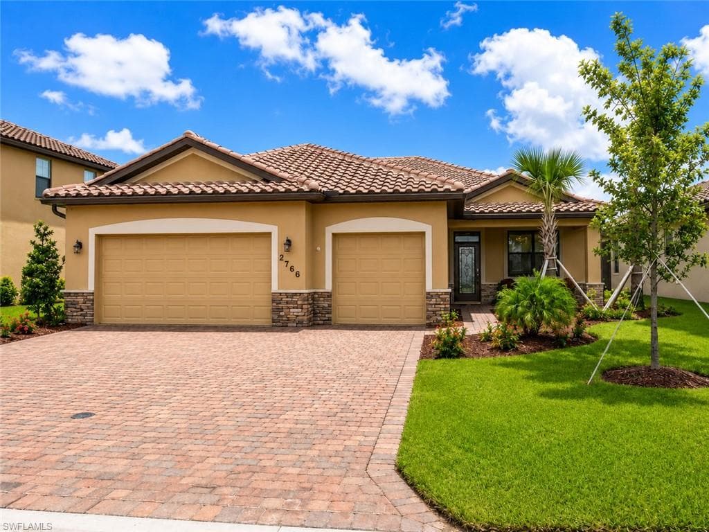 2766 Via Piazza LOOP FORT MYERS, FL 33905