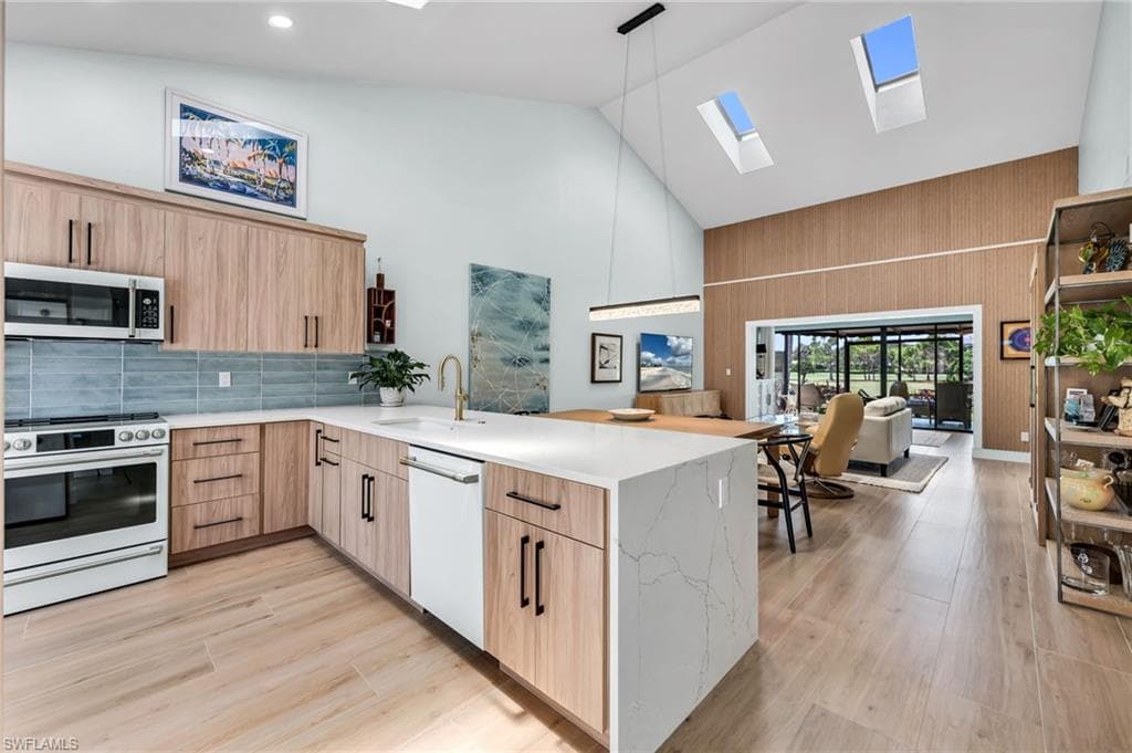 182 Bears Paw TRL NAPLES, FL 34105