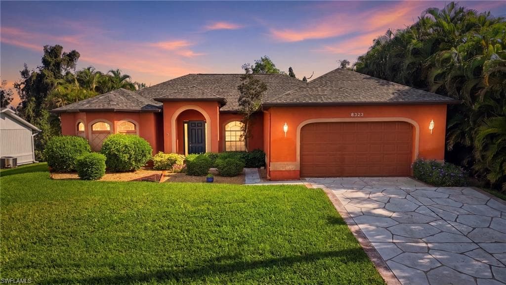 8323 Caloosa RD FORT MYERS, FL 33967