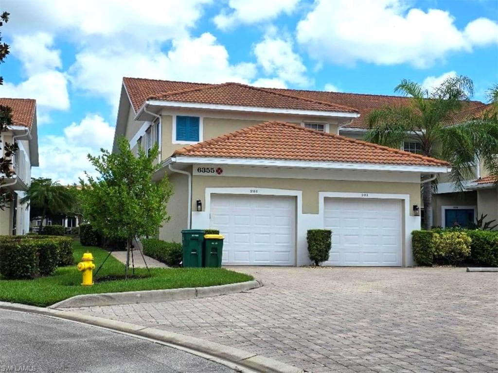 6355 Lexington CT 201 NAPLES, FL 34110