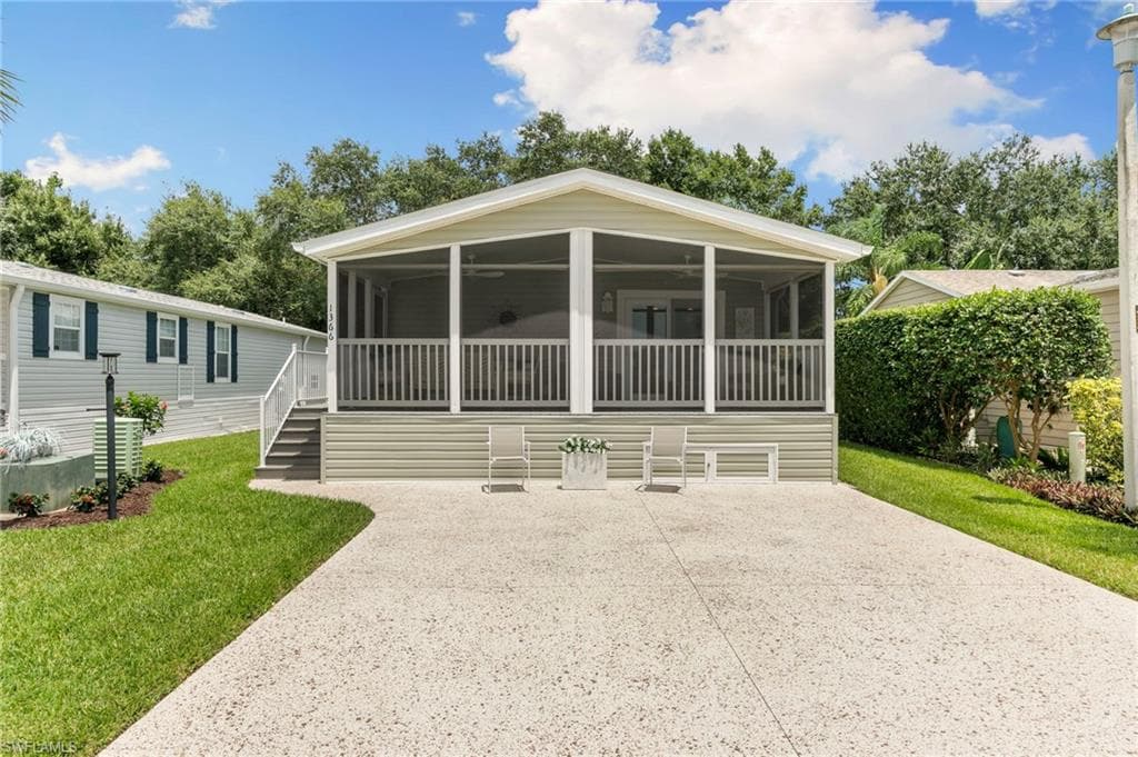 1366 Diamond Lake CIR NAPLES, FL 34114