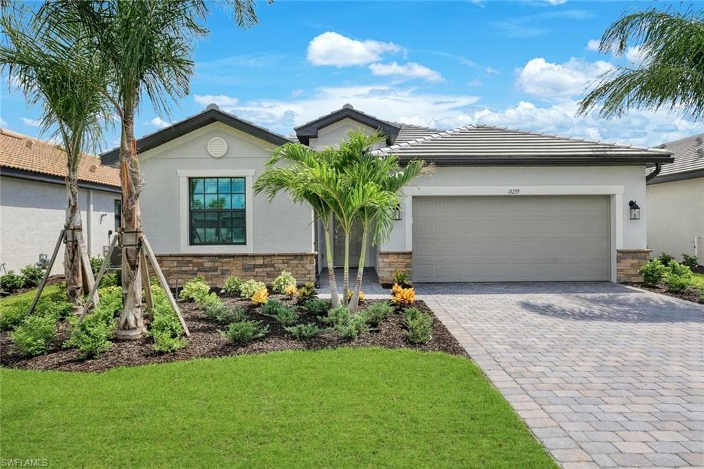 19239 Gentry PL ESTERO, FL 33928