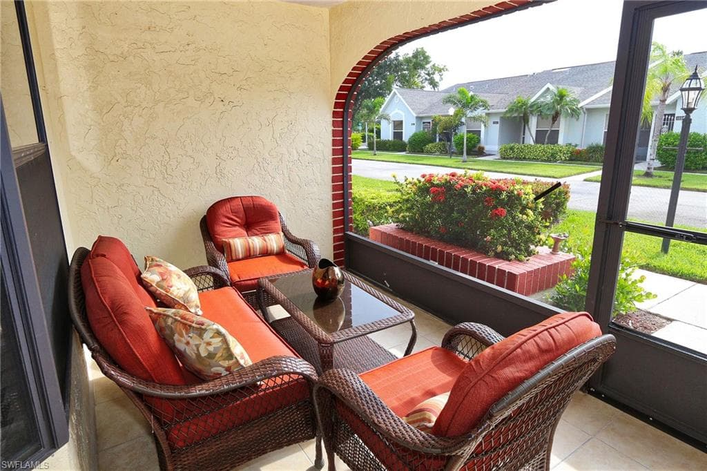 10805 Queen Anne LN 203 NAPLES, FL 34109
