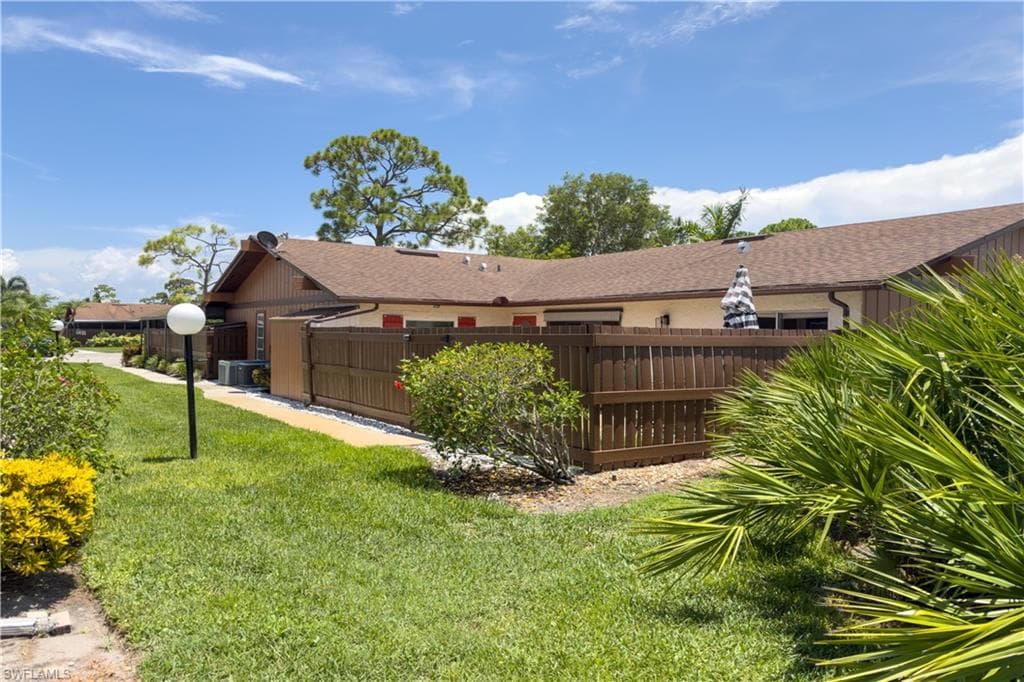 5638 Foxlake DR NORTH FORT MYERS, FL 33917