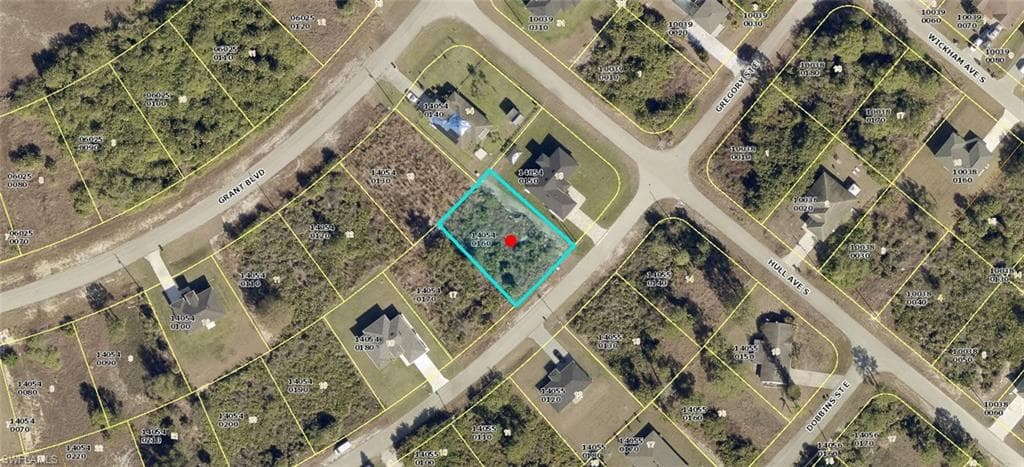 943 Gregory ST E LEHIGH ACRES, FL 33974