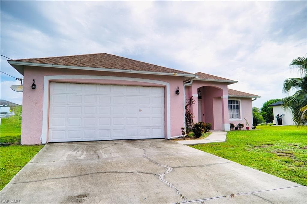 5325 Beauty ST LEHIGH ACRES, FL 33971
