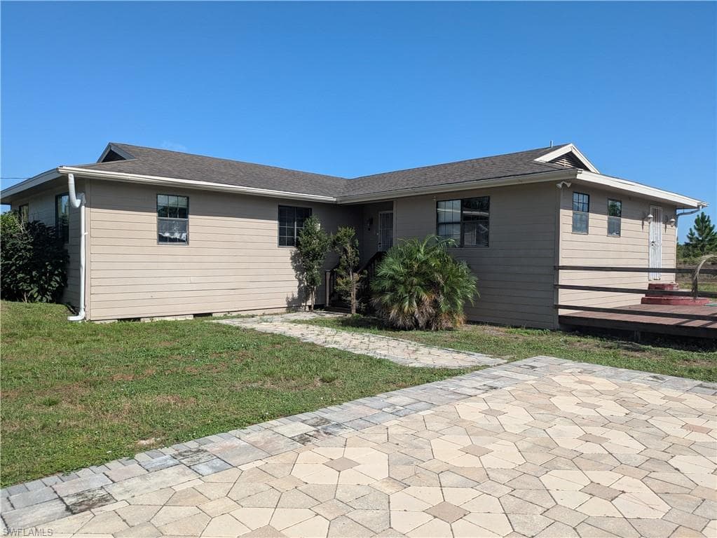 925 Foxdale AVE LEHIGH ACRES, FL 33974
