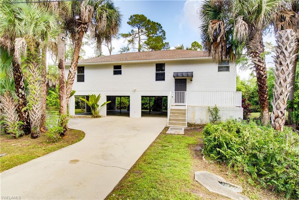 731 Jung BLVD E NAPLES, FL 34120