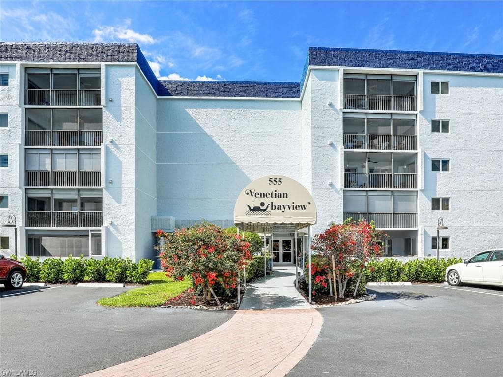 555 Park Shore DR B-309 NAPLES, FL 34103