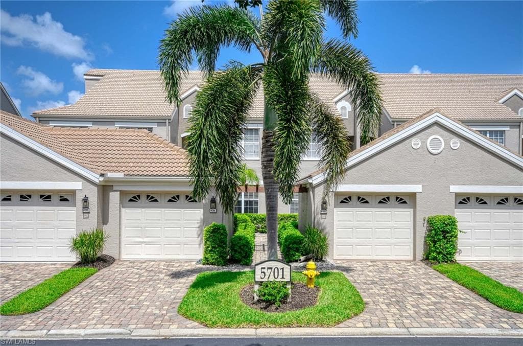 5701 Heron LN 705 NAPLES, FL 34110