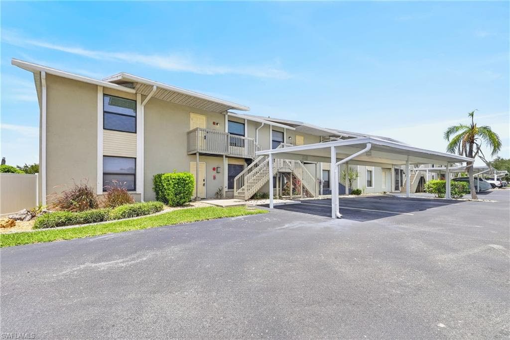 4708 SW 8th PL 201 CAPE CORAL, FL 33914