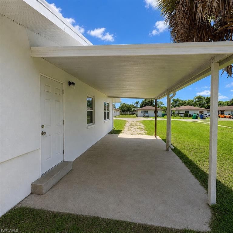 559 Wood AVE FORT MYERS, FL 33905