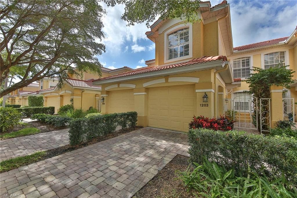 2215 Arielle DR 1203 NAPLES, FL 34109