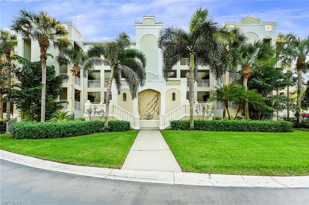 7638 Pebble Creek CIR 4-202 NAPLES, FL 34108