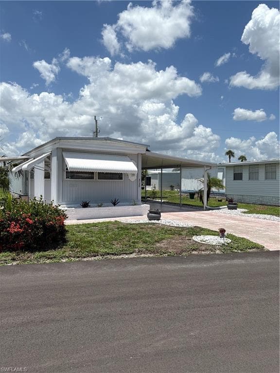 3130 Mercury LN NORTH FORT MYERS, FL 33903