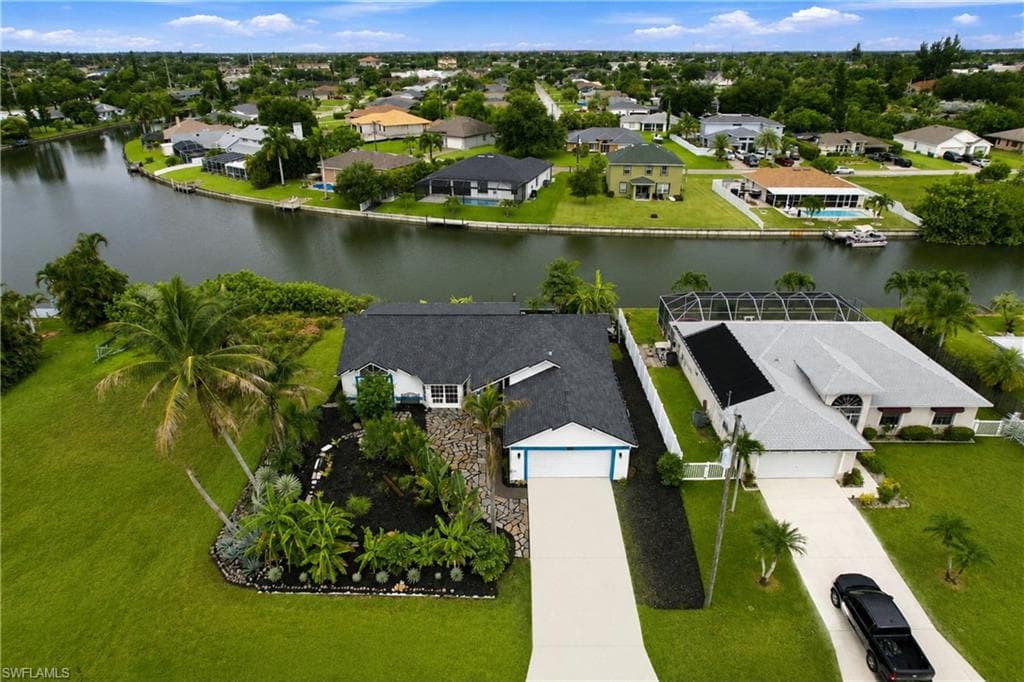 28 NE 19th CT CAPE CORAL, FL 33909
