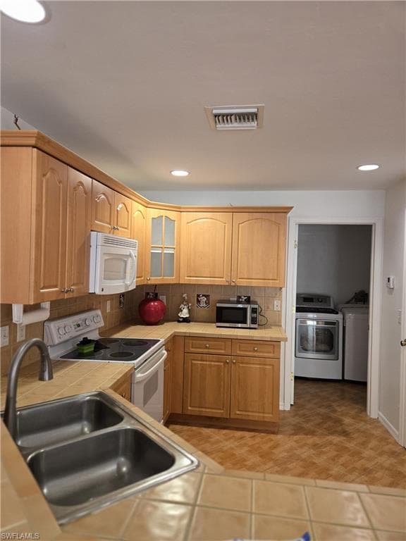 423 NW 26th PL CAPE CORAL, FL 33993