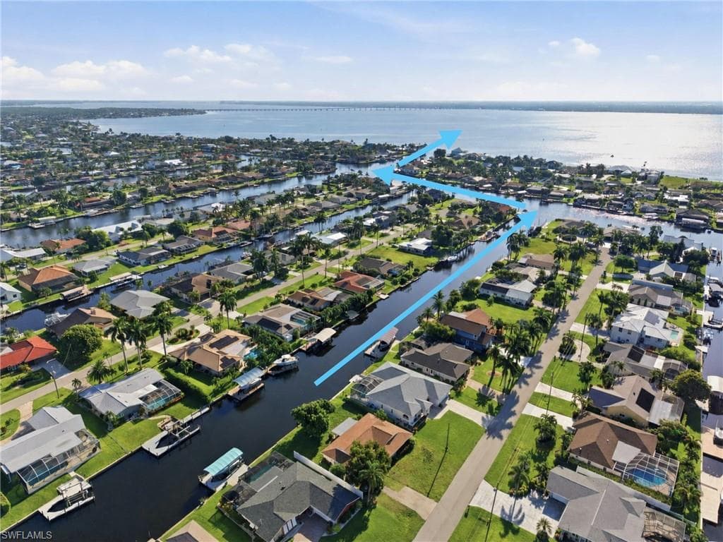 1907 SE 37th TER CAPE CORAL, FL 33904