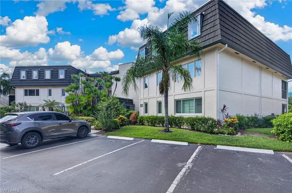 1730 Bald Eagle DR A NAPLES, FL 34105