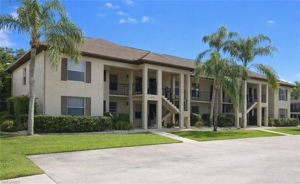 5735 Foxlake DR 8 NORTH FORT MYERS, FL 33917