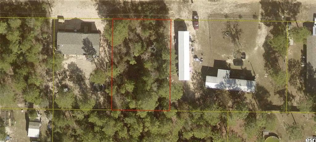 E Clover LN DE FUNIAK SPRINGS, FL 32433