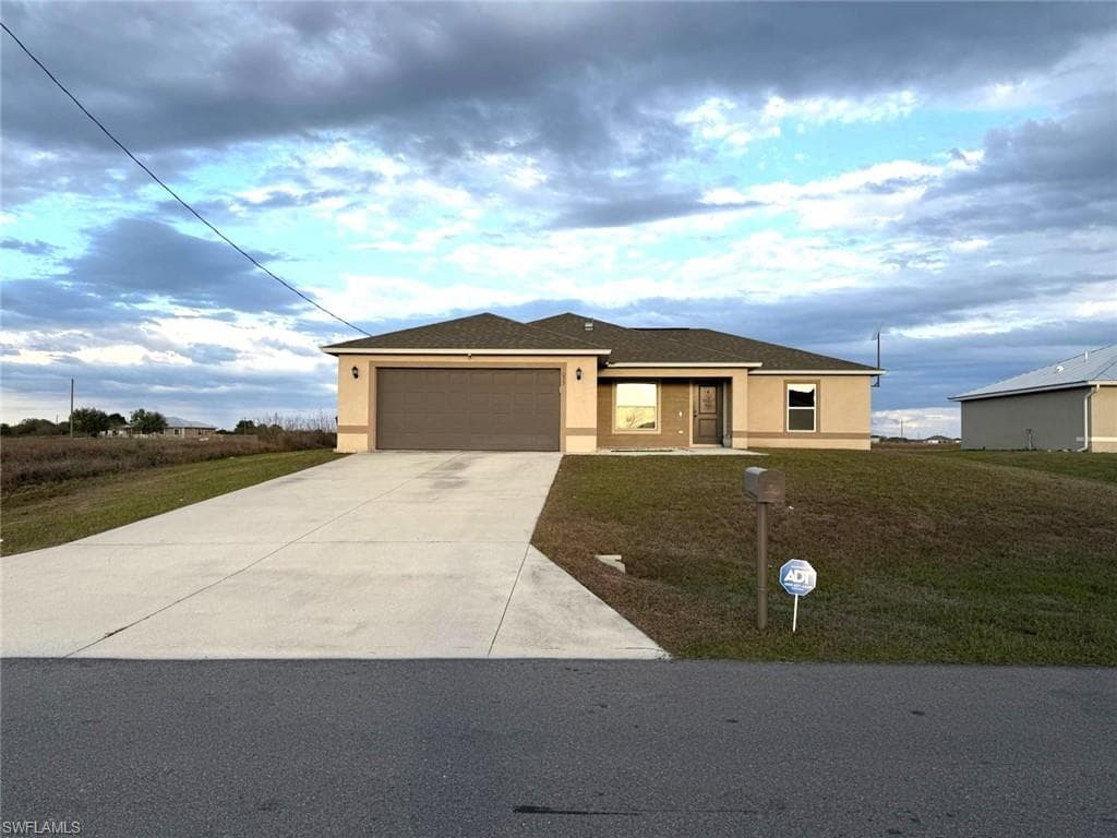 7033 WALDO CIR LABELLE, FL 33935