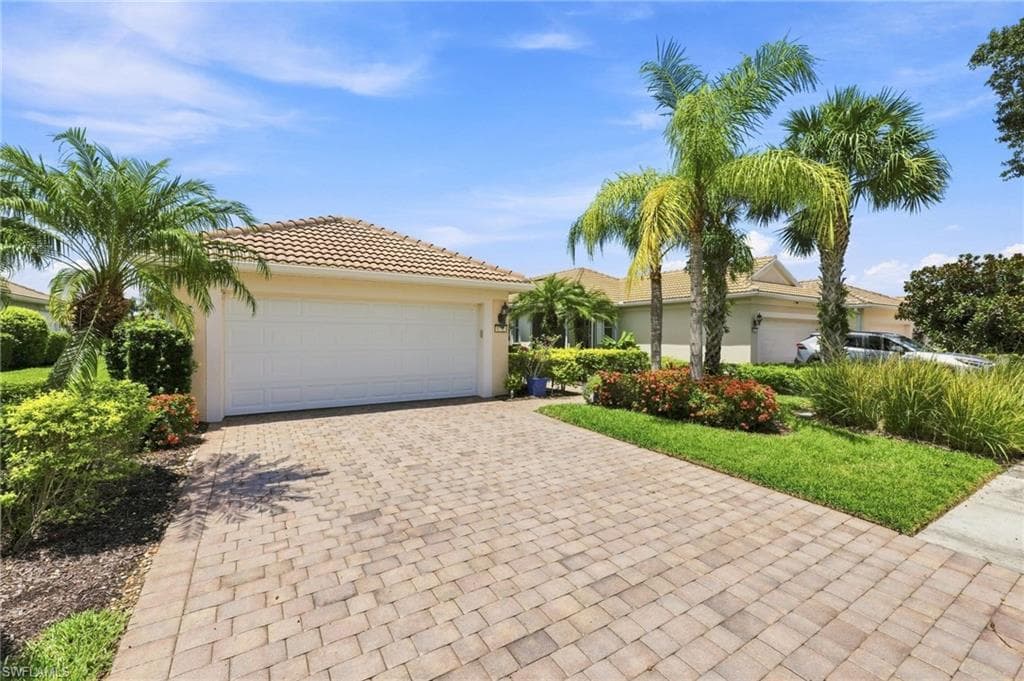 8732 Querce CT NAPLES, FL 34114