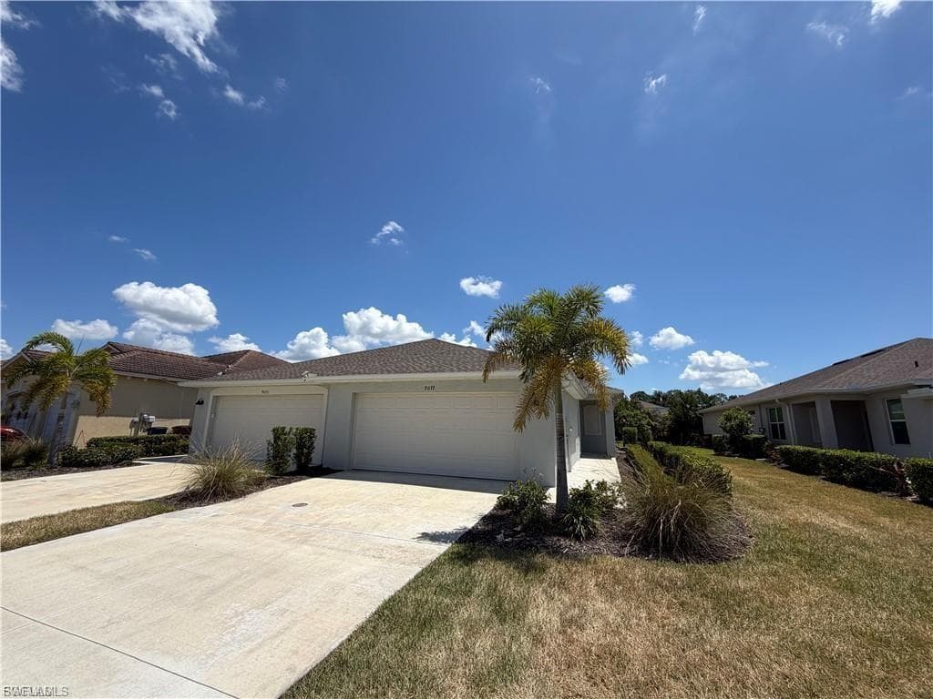 9077 Leatherwood LOOP LEHIGH ACRES, FL 33936