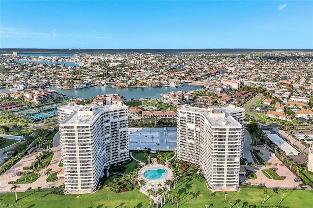 320 Seaview CT 307 MARCO ISLAND, FL 34145