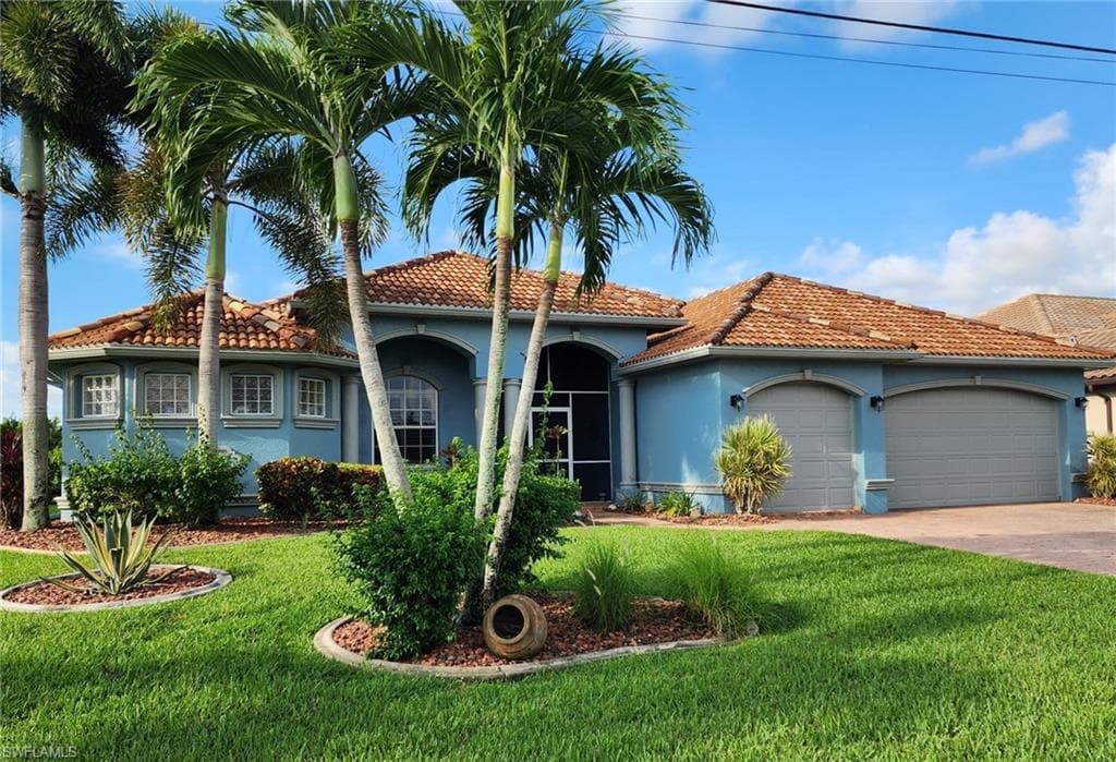 228 SE 30th TER CAPE CORAL, FL 33904