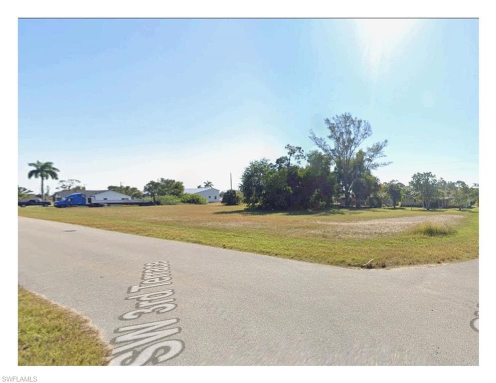 720 SW 3rd TER CAPE CORAL, FL 33991
