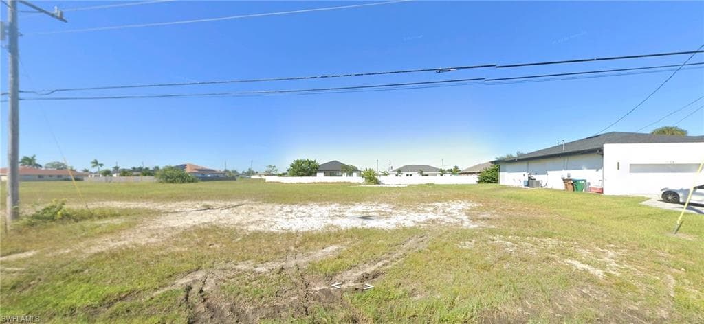 1109 Diplomat PKWY W CAPE CORAL, FL 33993