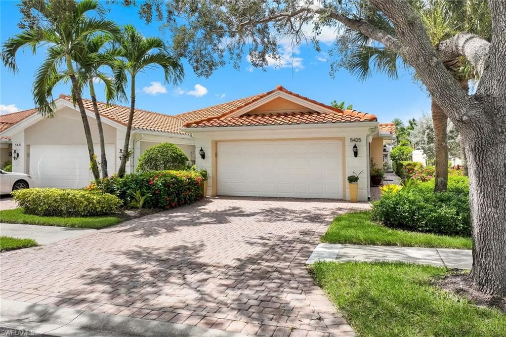 5425 Guadeloupe WAY NAPLES, FL 34119
