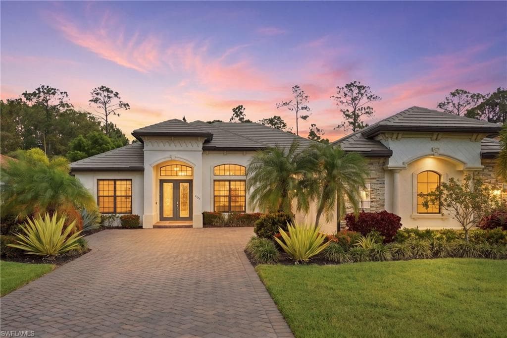 2327 Somerset PL NAPLES, FL 34120