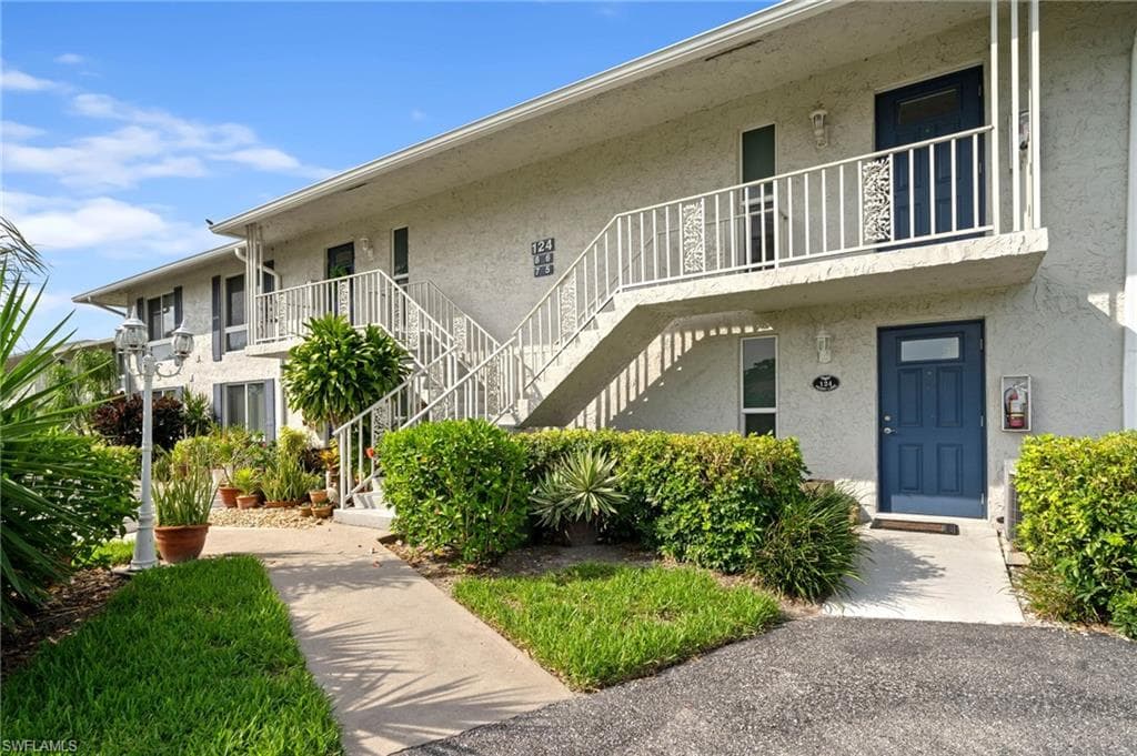 124 Penny LN 5 NAPLES, FL 34112