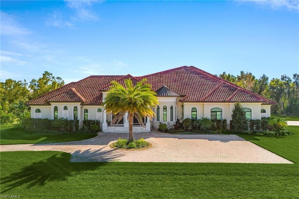 8250 Penzance BLVD FORT MYERS, FL 33912