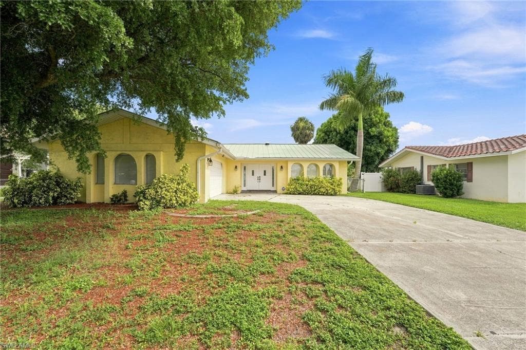 902 El Dorado PKWY E CAPE CORAL, FL 33904