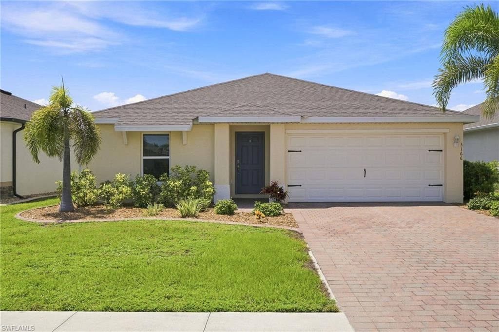 3166 Estancia LN CAPE CORAL, FL 33909