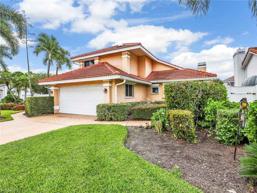 1256 Naples Lake DR NAPLES, FL 34104